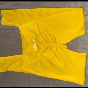 Alphalete Amplify legging in the color Golden Hour